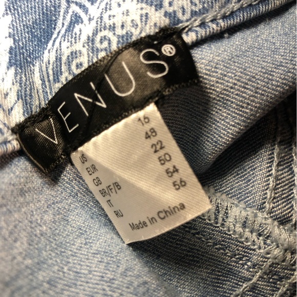 Floral Patterned Blue Jeans size 16 - Picture 9 of 16